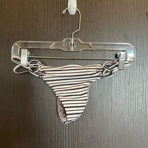 Acacia molokini bikini bottoms medium